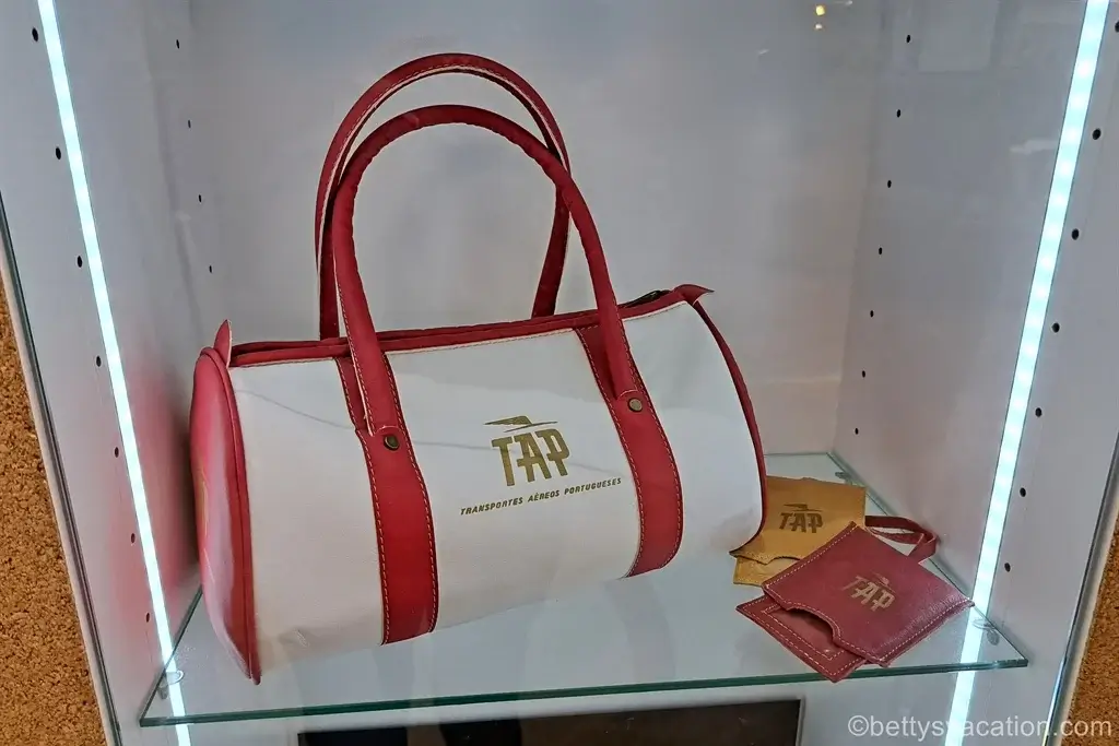 Handtasche rot und weiß