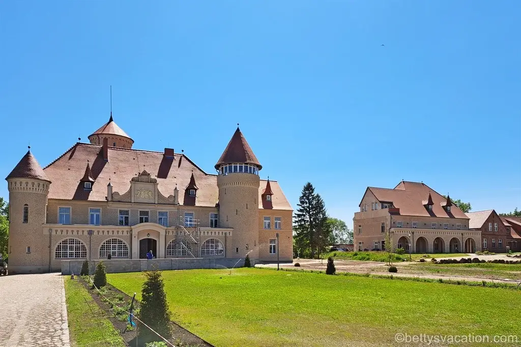 Schloss mit mehreren Türmchen