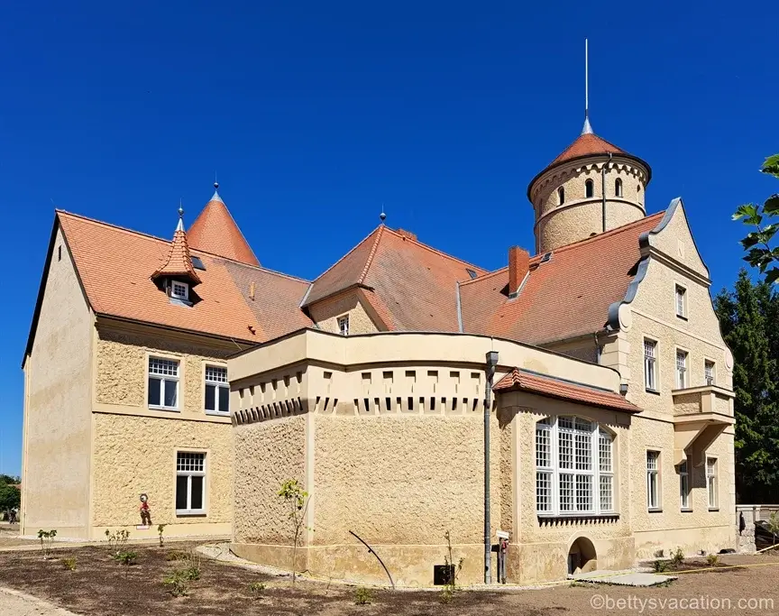 Schloss von der Gartenseite