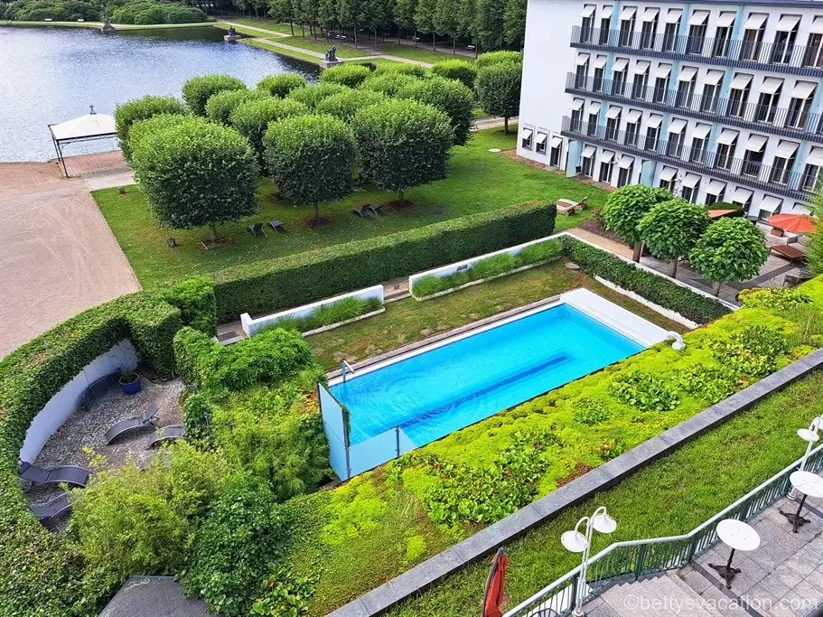 Parkhotel Bremen Blick auf den Pool