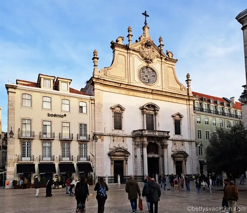 historische Kirche mit barocken Verzierungen